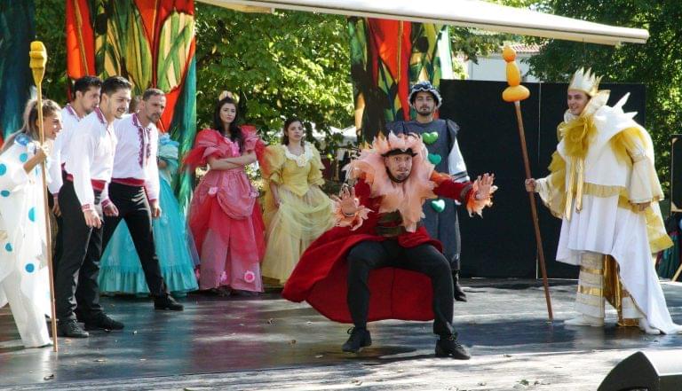 37-pag1-1 TEATRUL MUZICAL AMBASADORII anunță programul de spectacole pentru luna octombrie 2020